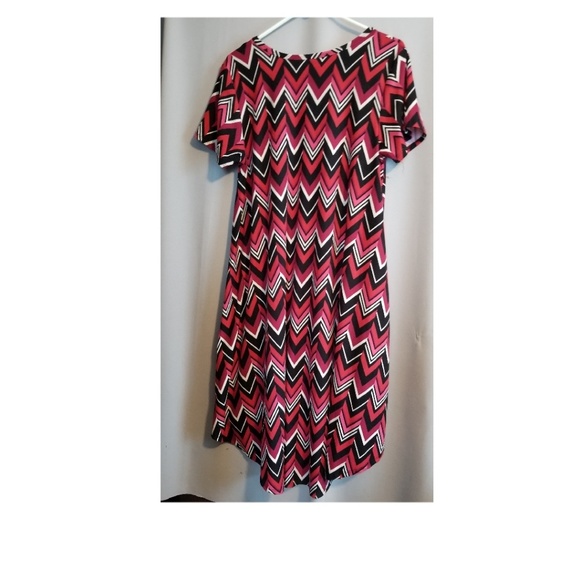 Lularoe Chevron Print Carly Dress - Picture 5 of 5